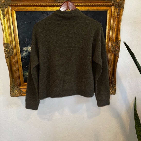 Naked Cashmere Green Cowl Tie Neck Boxy Cropped Sweater Size Small - Picture 7 of 7